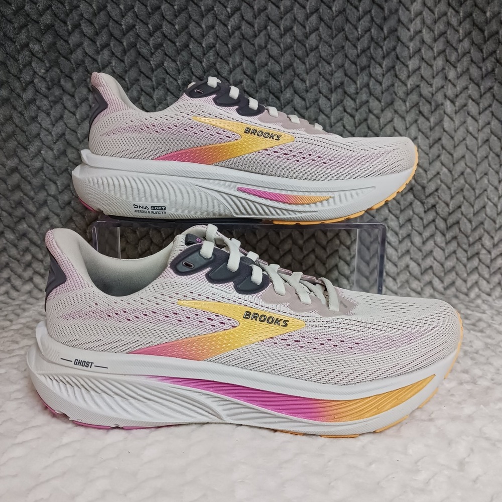 Brooks Ghost 17 Oyster Apricot Pink Women's Walking Running Shoes Size 6.5 Wide